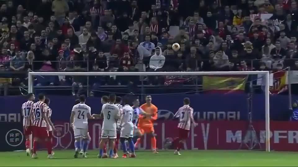 6分42秒，姆巴佩完成欧冠历史第二快帽子戏法