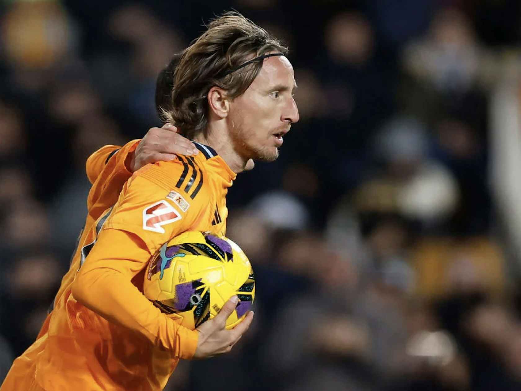 东契奇空砍39分詹姆斯29+9 湖人惨败黄蜂