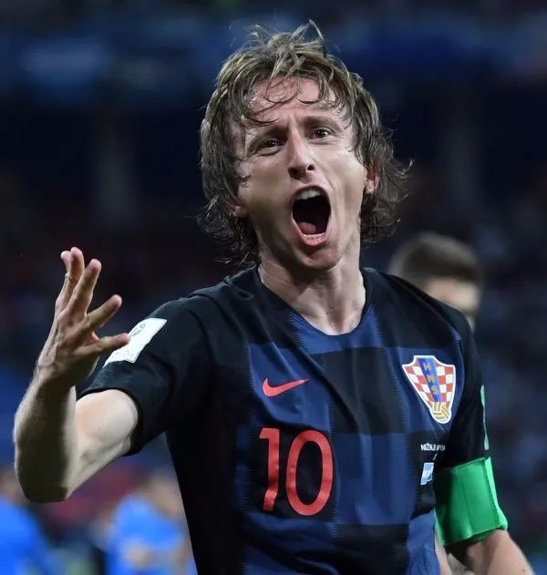 杜兰特连续得分带动全队