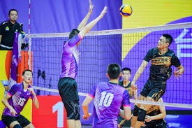 广厦半场53-44领先北京，胡金秋21分翟晓川9分